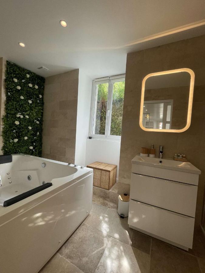 Appartement Dampierre En Yvelines Exteriör bild