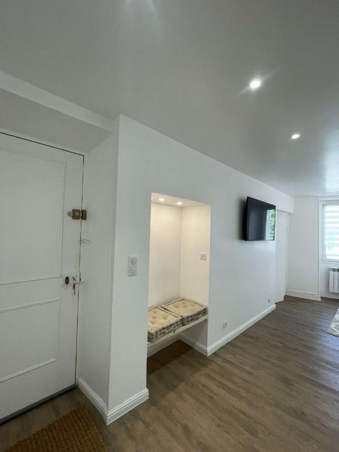 Appartement Dampierre En Yvelines Exteriör bild